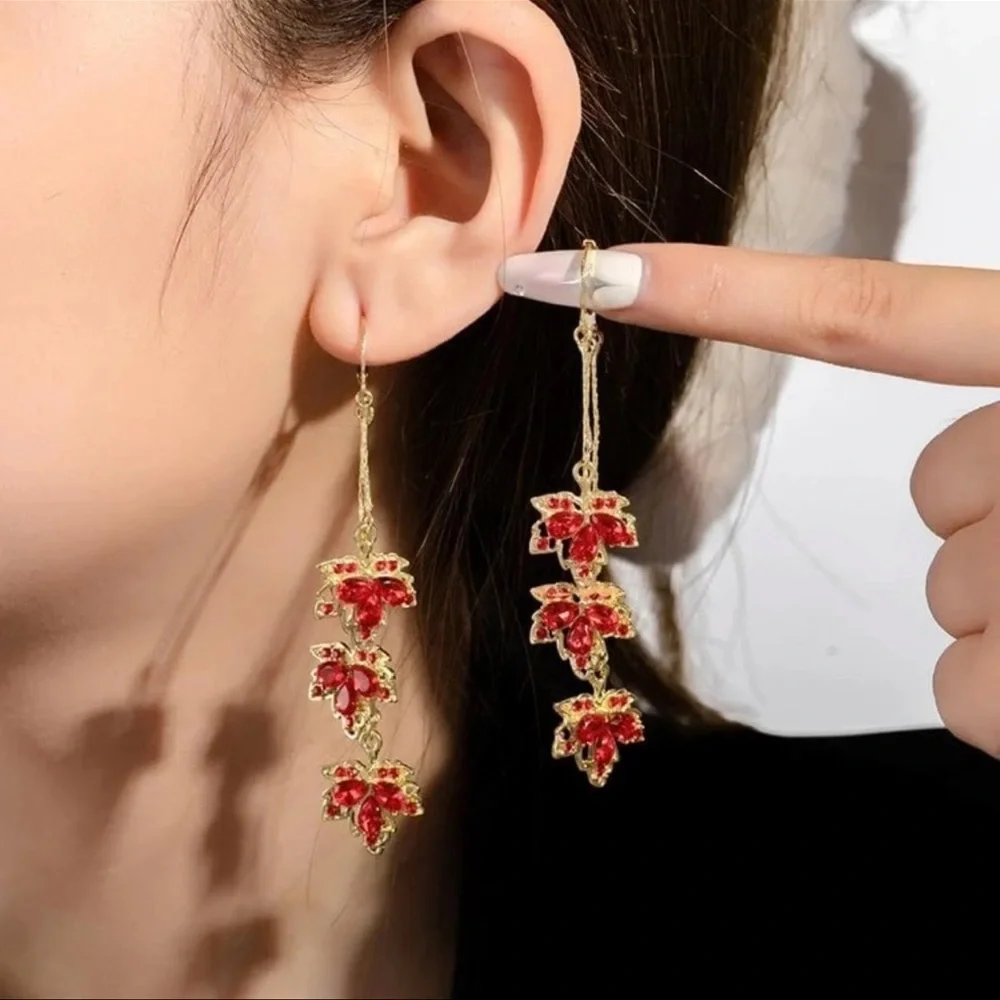 🍁 Leaf Earrings 🍁 - Picture 1 of 5